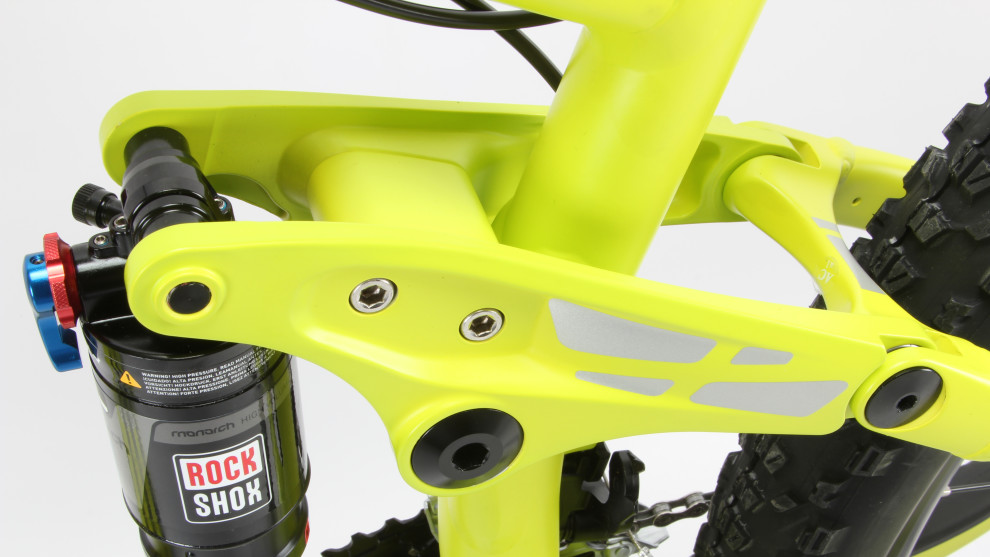 Unlike their earlier frames, the latest Sight Alloy uses an easier to manufacture three-piece rocker. It didn&rsquo;t present any problems and the frame offered ample stiffness.